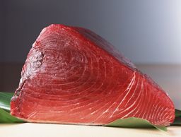 Fresh Bluefin Tuna Steak Cut SUSHI QUALITY 1 LB