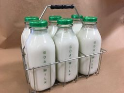 Raw Goat Milk  (1 quart bag)