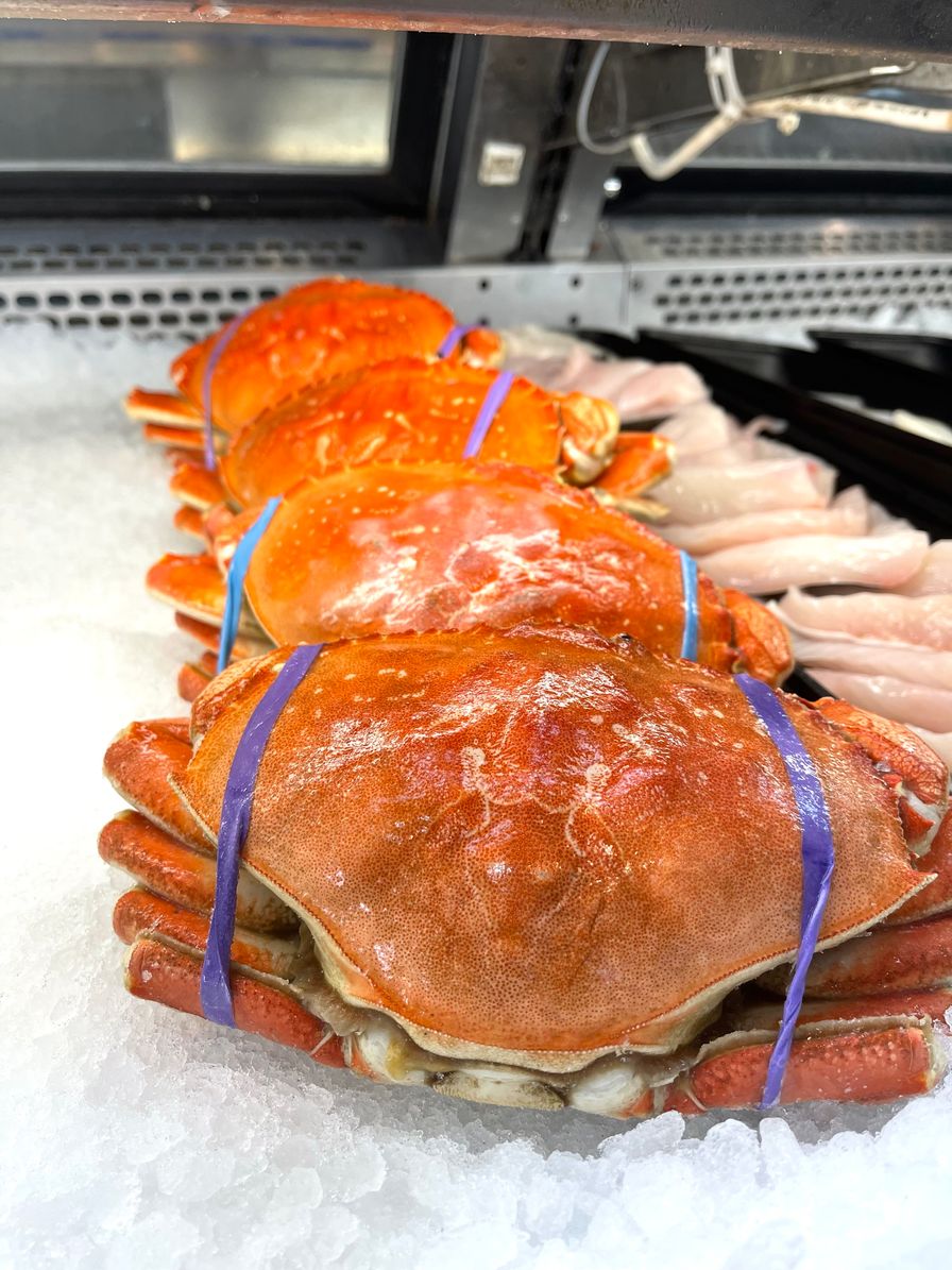 Whole Cooked  Frozen Dungeness Crab