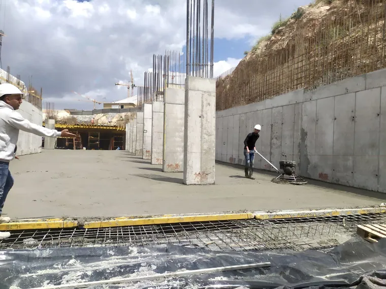 בניית שלד — עבודות יציקה באתר