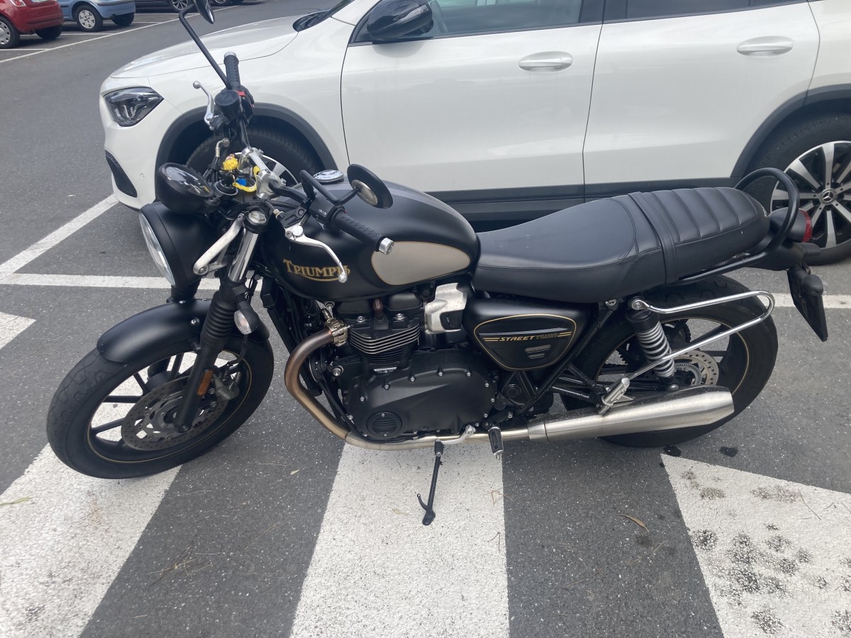 Annuncio Moto Triumph Street Twin Gold Line a Sanremo – Usato Dueruote