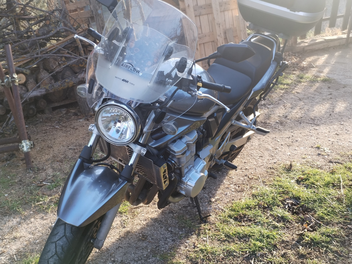 Suzuki GSF 650 Bandit S Traveller