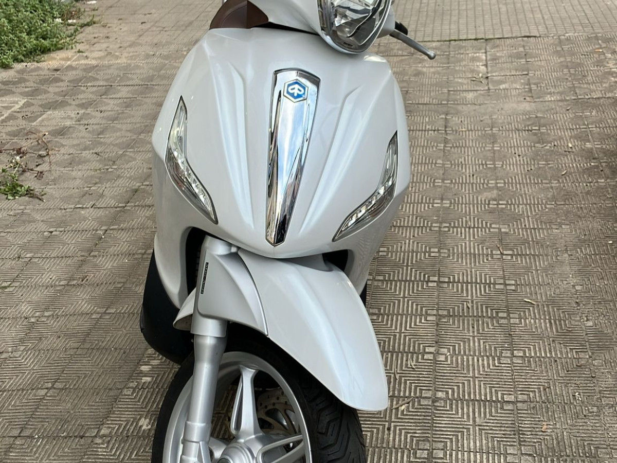 Piaggio Beverly 350