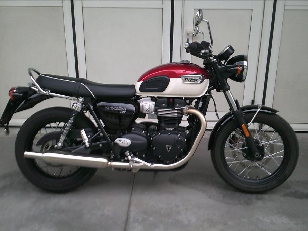 Triumph Bonneville T100 Gold Line