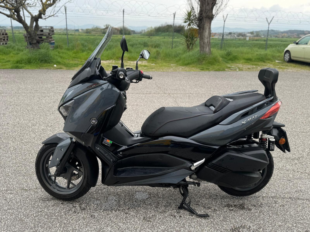 Yamaha X-Max 300