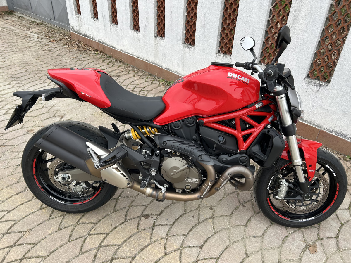 Ducati Monster 821