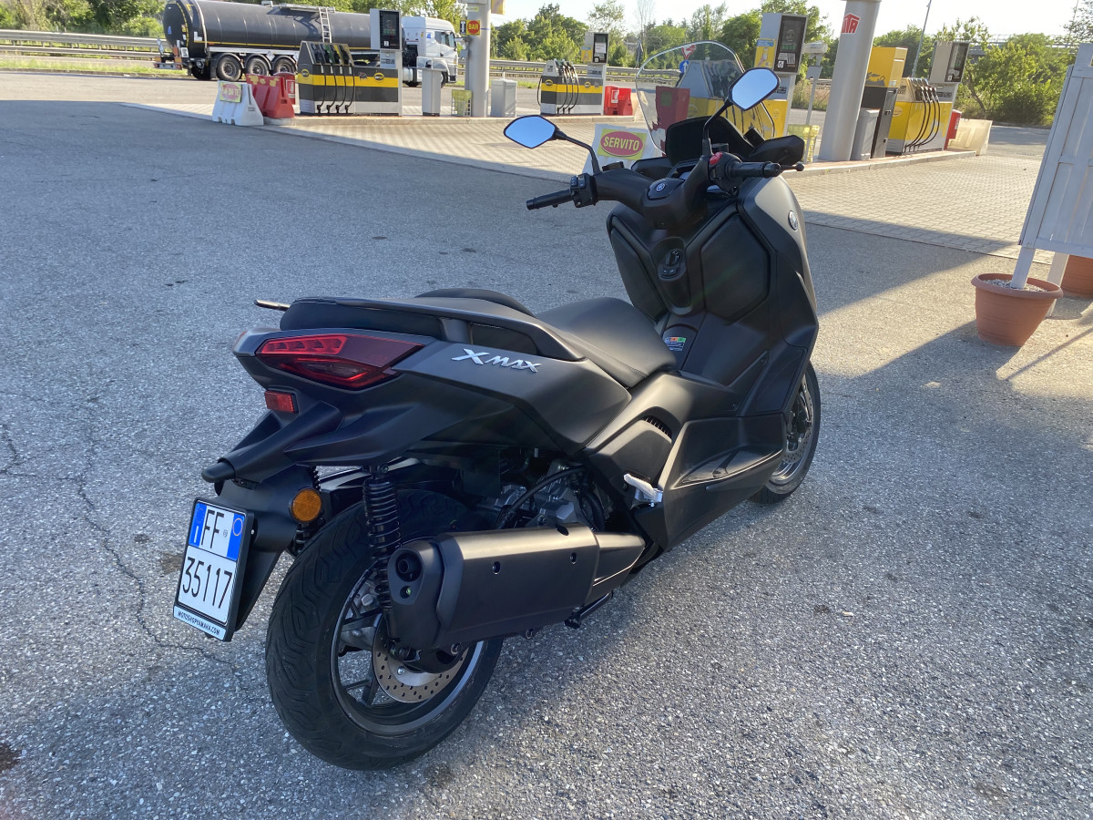 Yamaha X-Max 300
