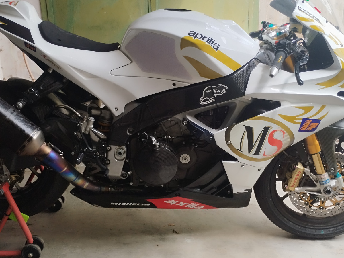 Aprilia RSV4 Factory APRC SE