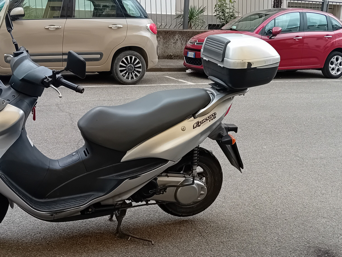 Suzuki UC Epicuro 150 R