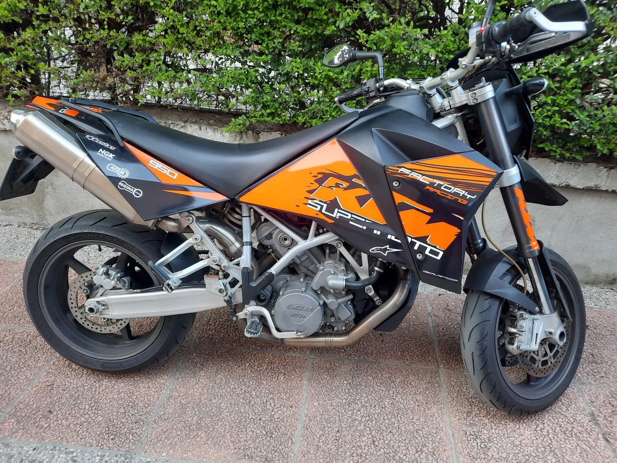 KTM 950 Supermoto R