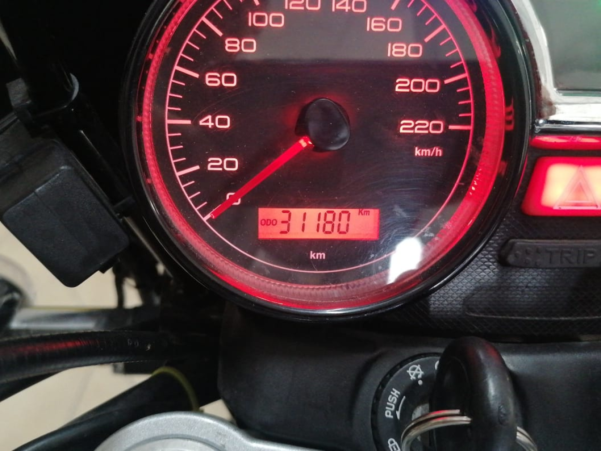 Moto Guzzi Nevada 750 Classic IE