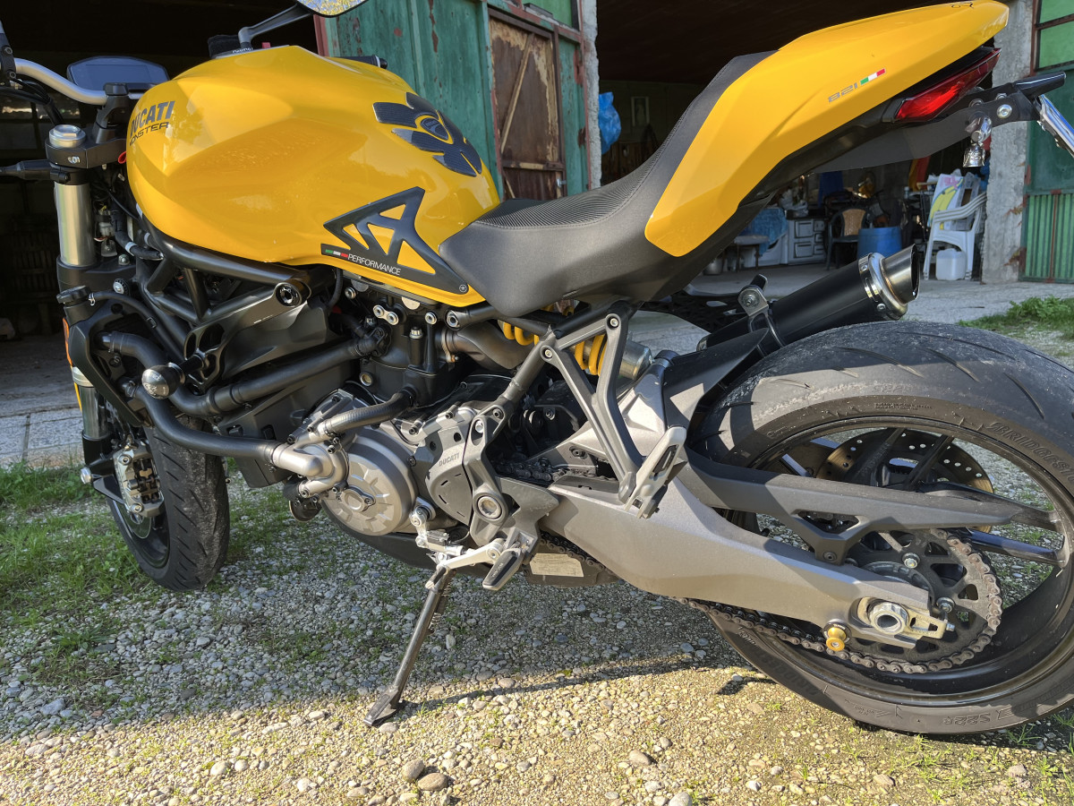 Ducati Monster 821 Stealth