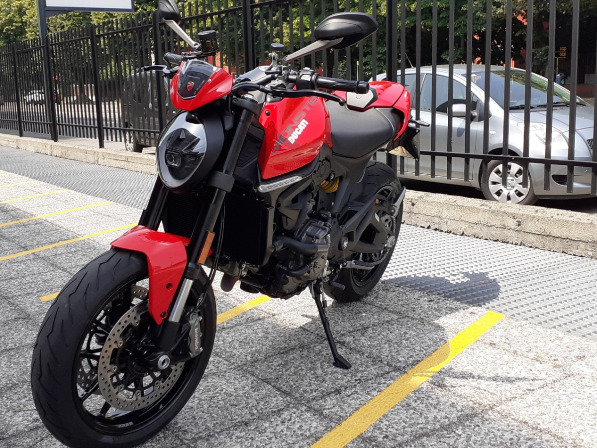 Ducati Monster 937 +