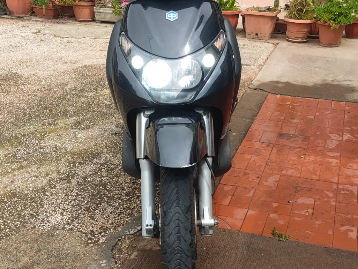 Piaggio Beverly 400