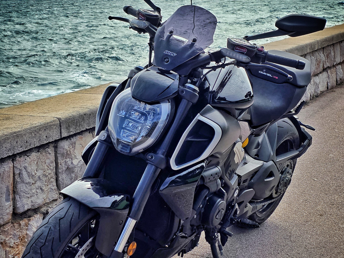 Ducati Diavel V4