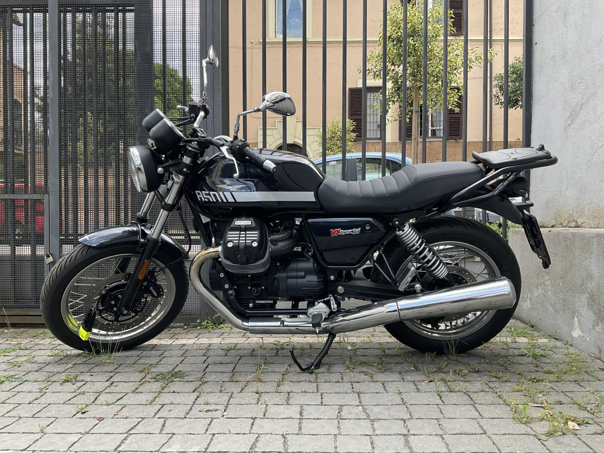 Moto Guzzi V7 IV