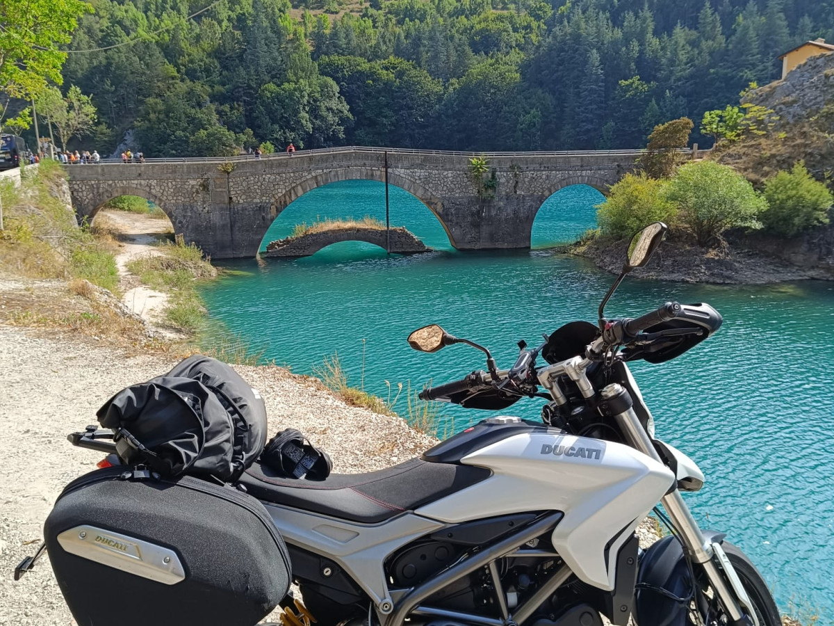 Ducati Hyperstrada 821