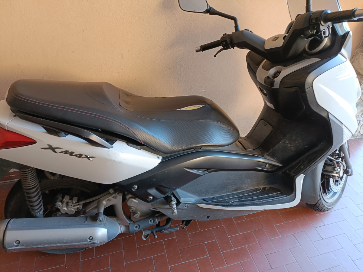 Yamaha X-Max 250