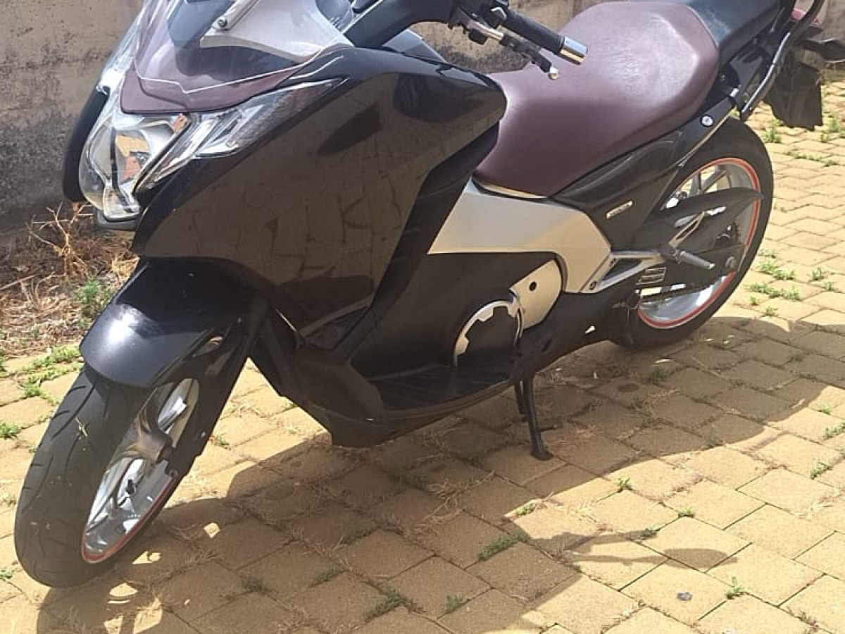 Honda Integra 700