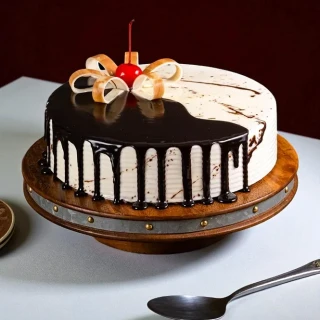 Choco Vanilla Cake – Classic Chocolate & Vanilla Delight