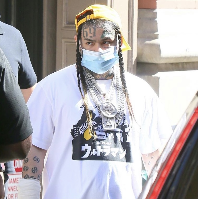 6ix9ine gaining weight last year.