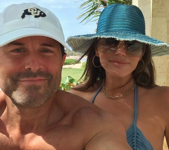 Meredith Marks and husband Seth enjoy a tropical getaway.