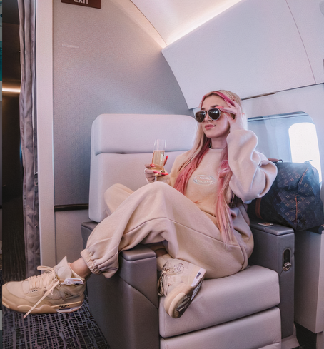 Madi Monroe on private jet to the Bahamas with the D'Amelio sisters 