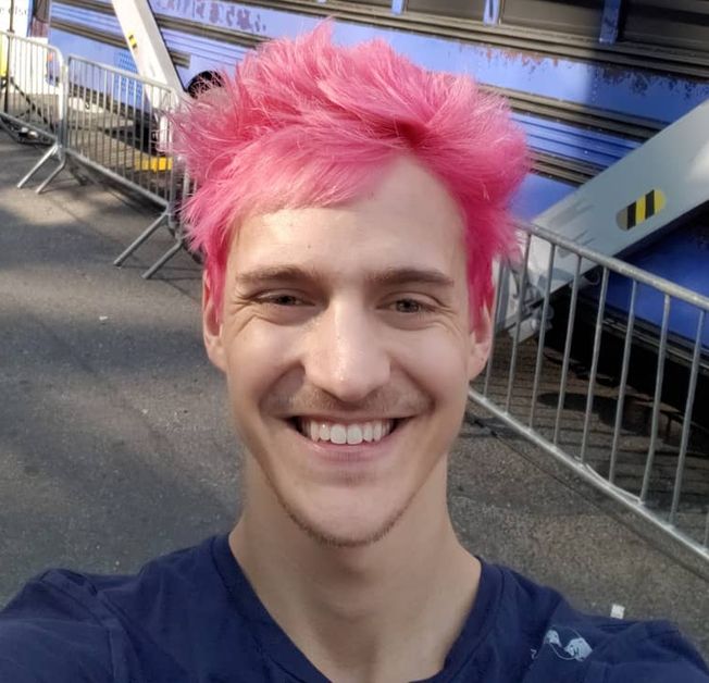 Pink hair Ninja
