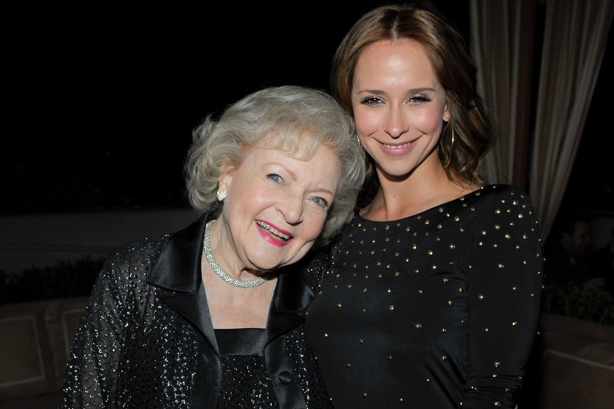 Betty White Jennifer Love Hewitt