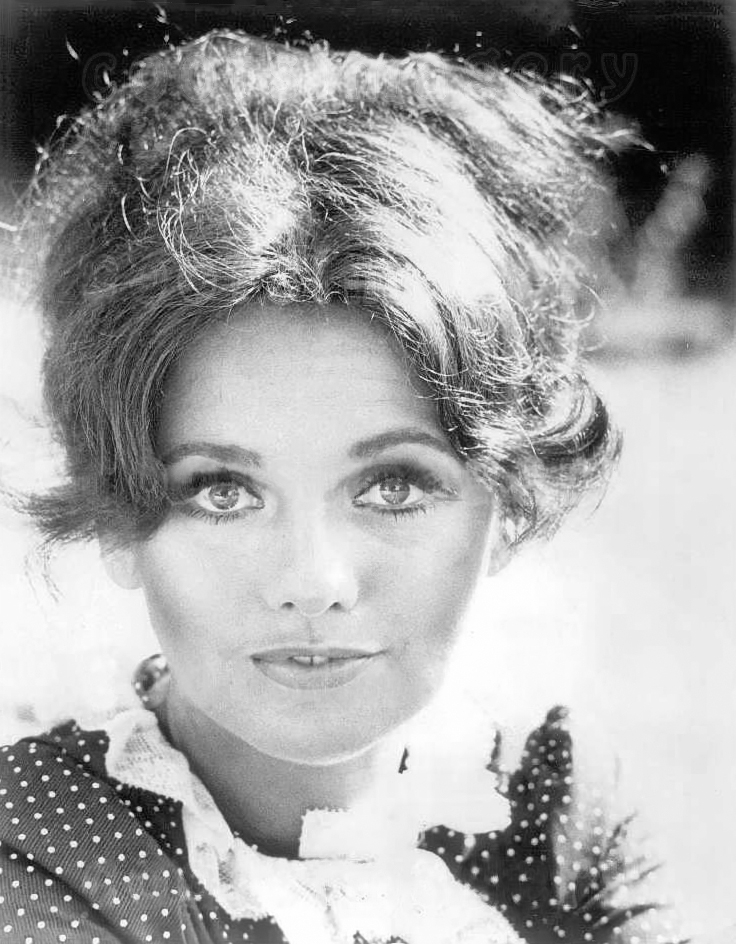 Dawn Wells early career