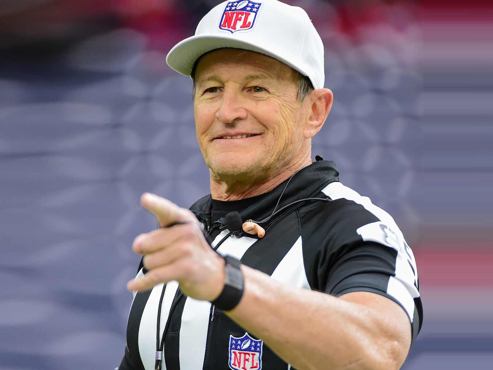 Retired NFL Referee Ed Hochuli Plans on Motor Homing Across the U.S.A.
