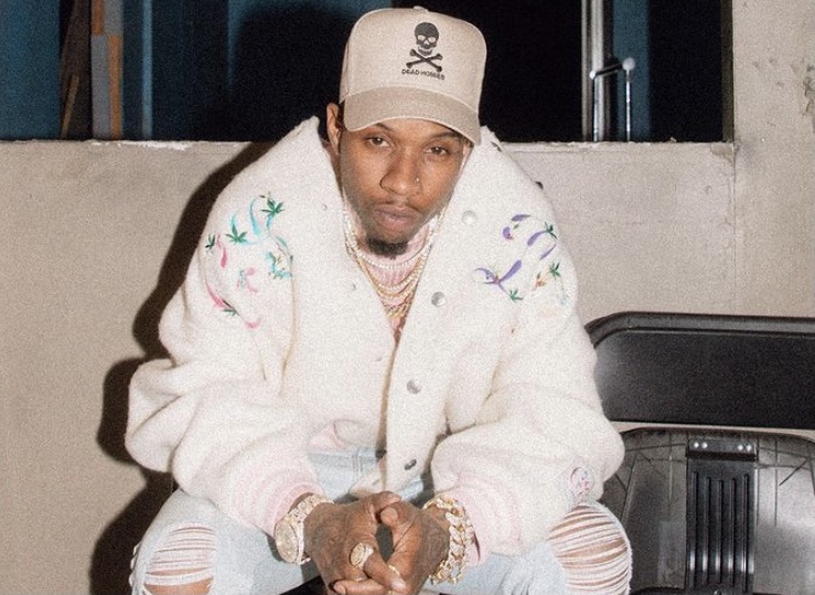 Lanez decided on a December 22 release date for 'Loner.'