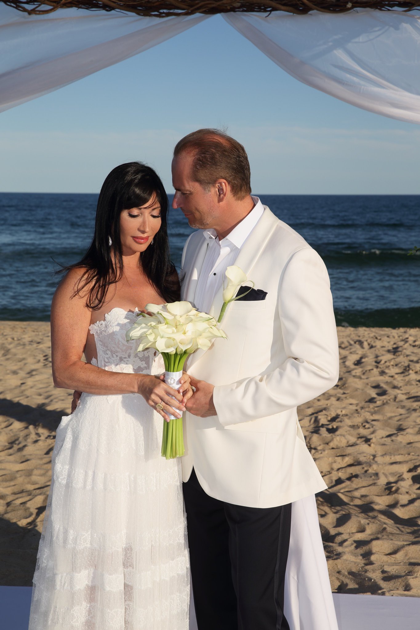 Elyse Slaine gets married on the beach.
