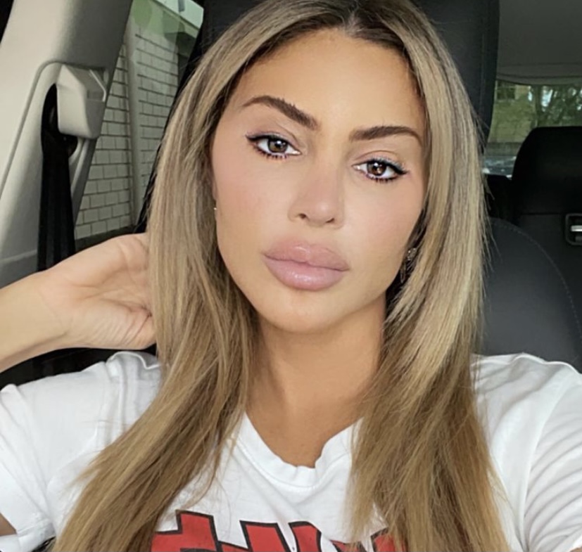 Larsa showing off a selfie for Instagram.