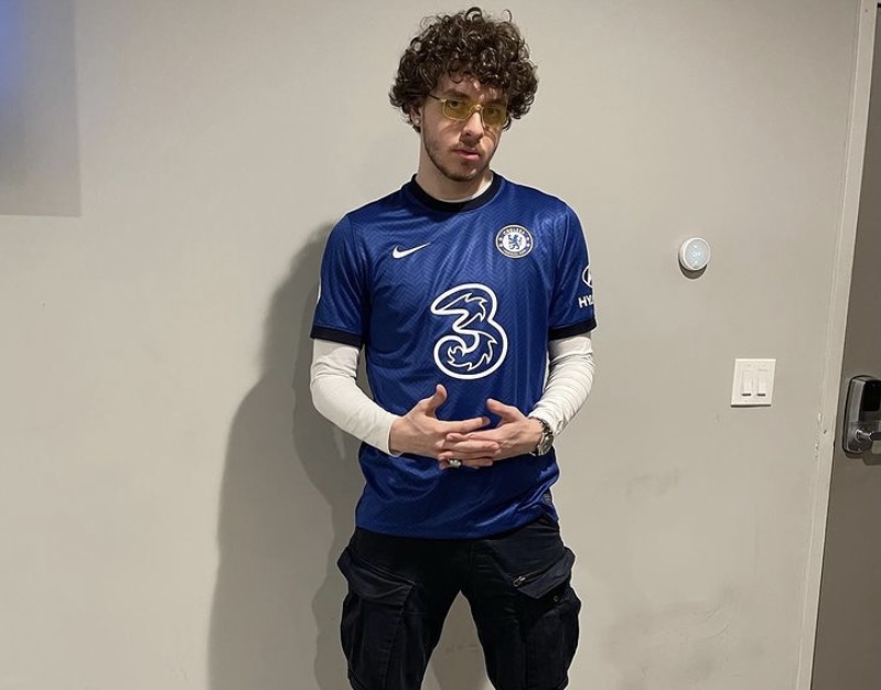 Harlow in his Chelsea F.C. jersey.