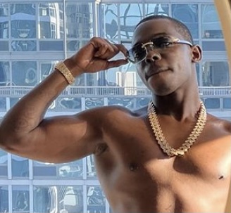 Shmurda showing off his new post-prison look.