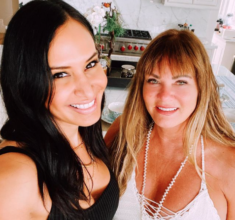 Jo De La Rosa reunites with 'RHOC' co-star Jeana Keough.