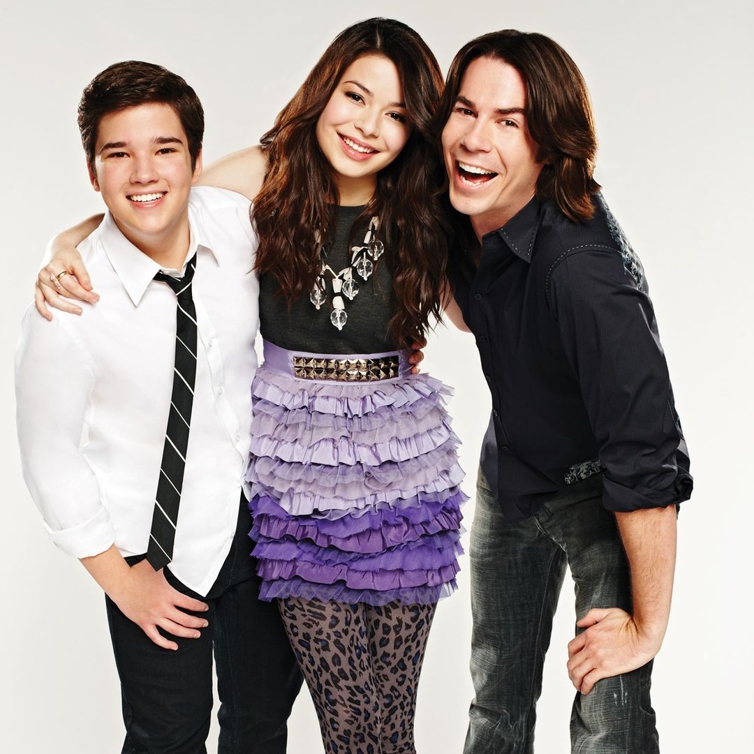 A picture of Freddie, Carly and Spencer from the show 'iCarly.'