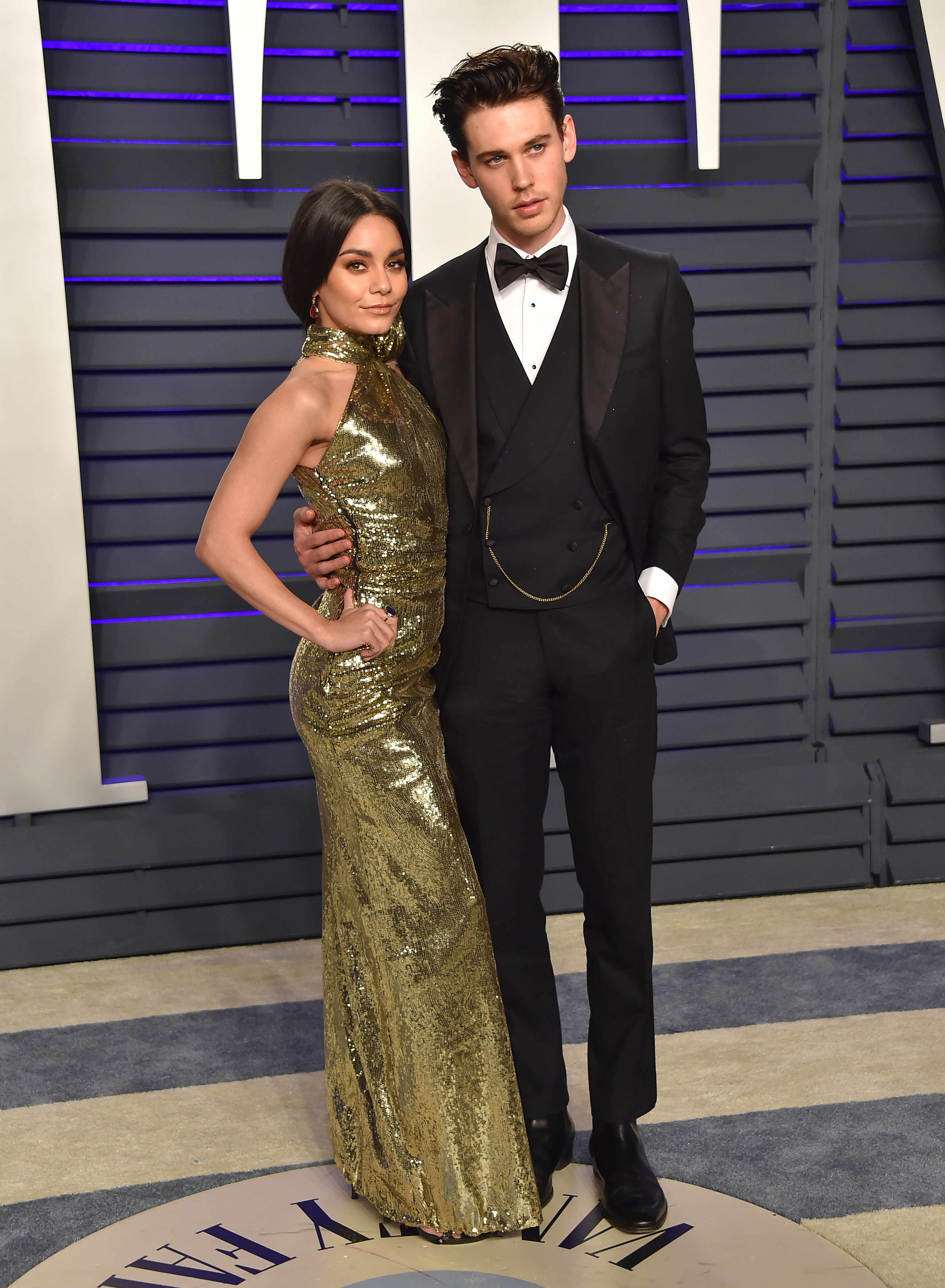 A throwback photo showing Vanessa Hudgens and Austin butler holding each other at a Vanity Fair event.