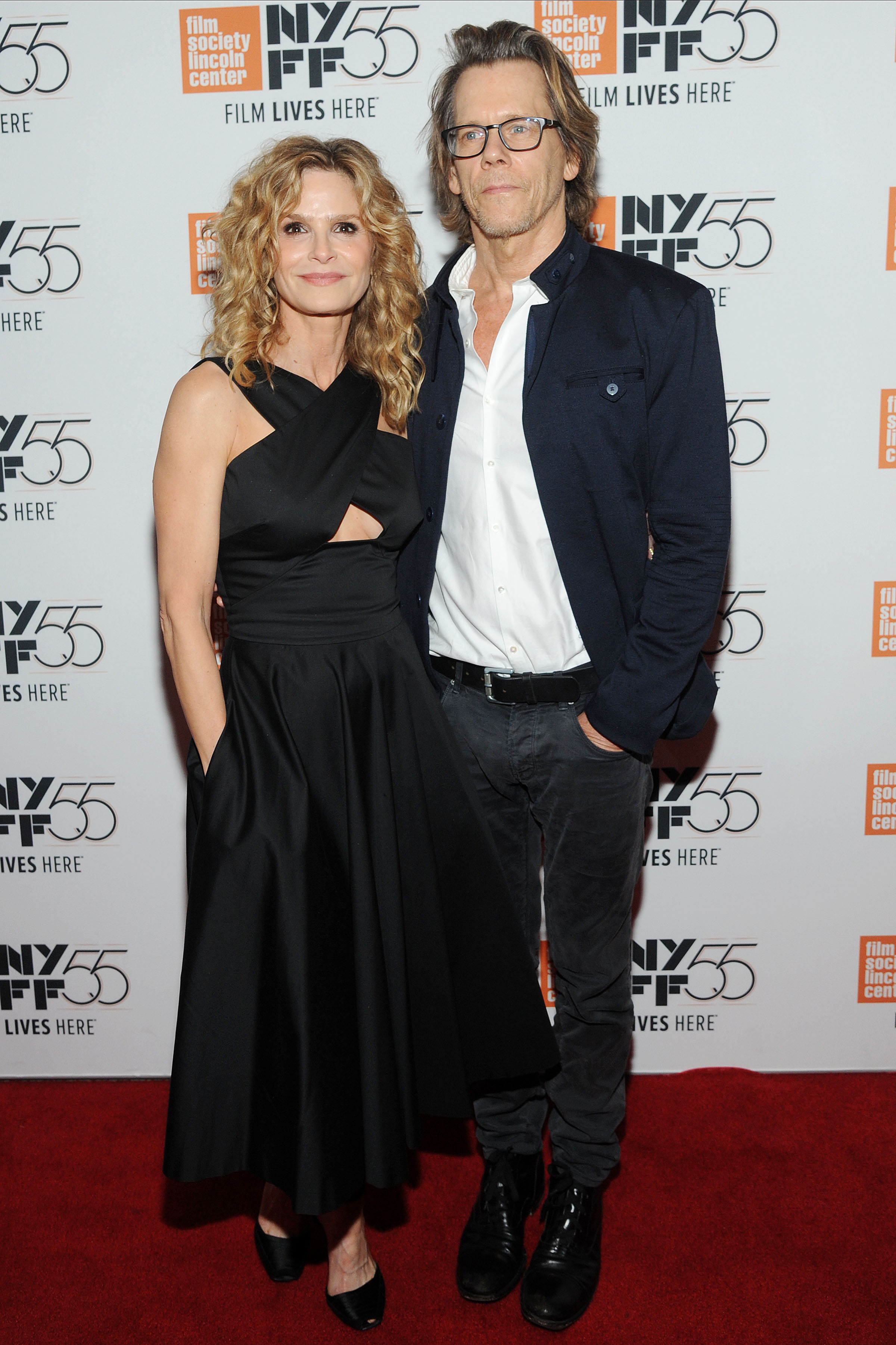 A lovely photo showing Kyra Sedgwick and her husband, Kevin Bacon at a red carpet event and they look gorgeous.