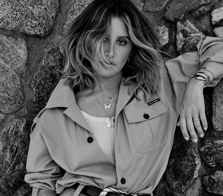 Ashley Tisdale black and white photo