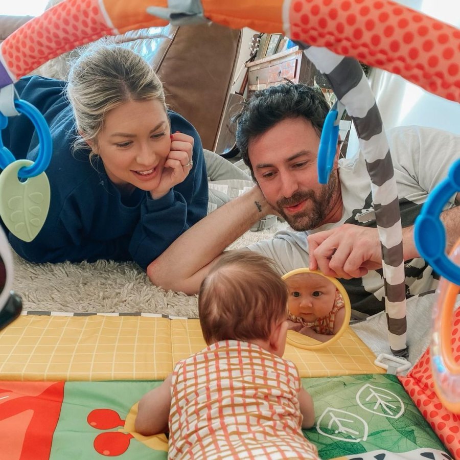 Stassi Schroeder's daughter Hartford looks in the mirror.