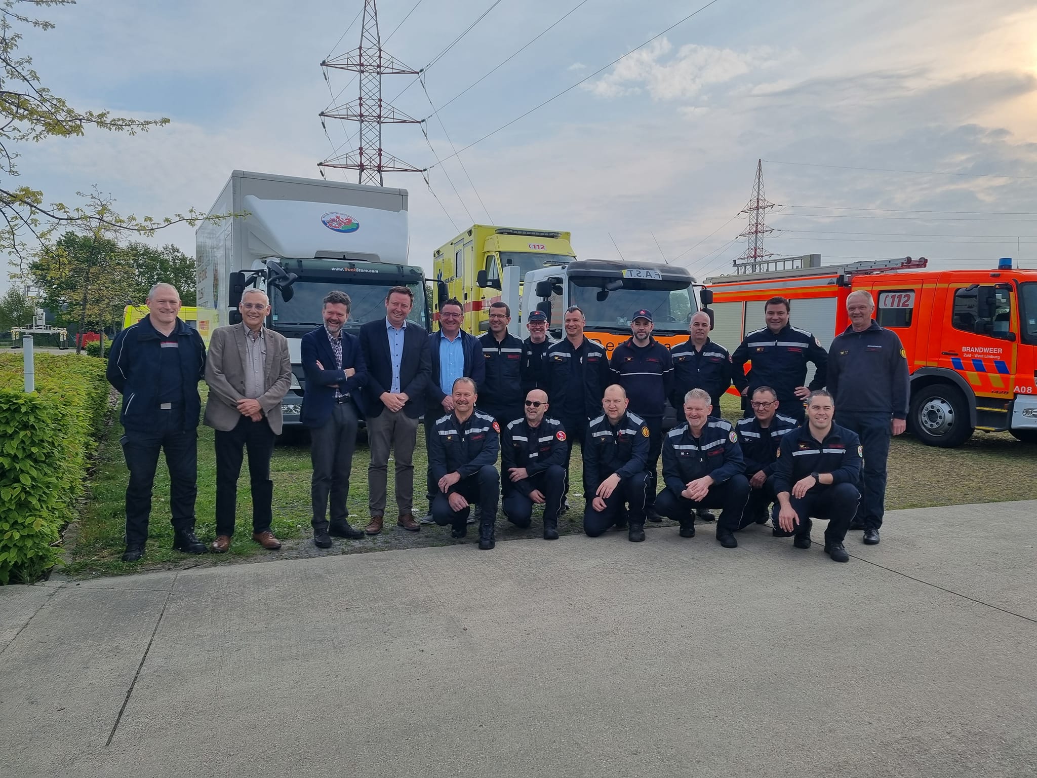 Vertrek met materiaal voor Oekraïense brandweer