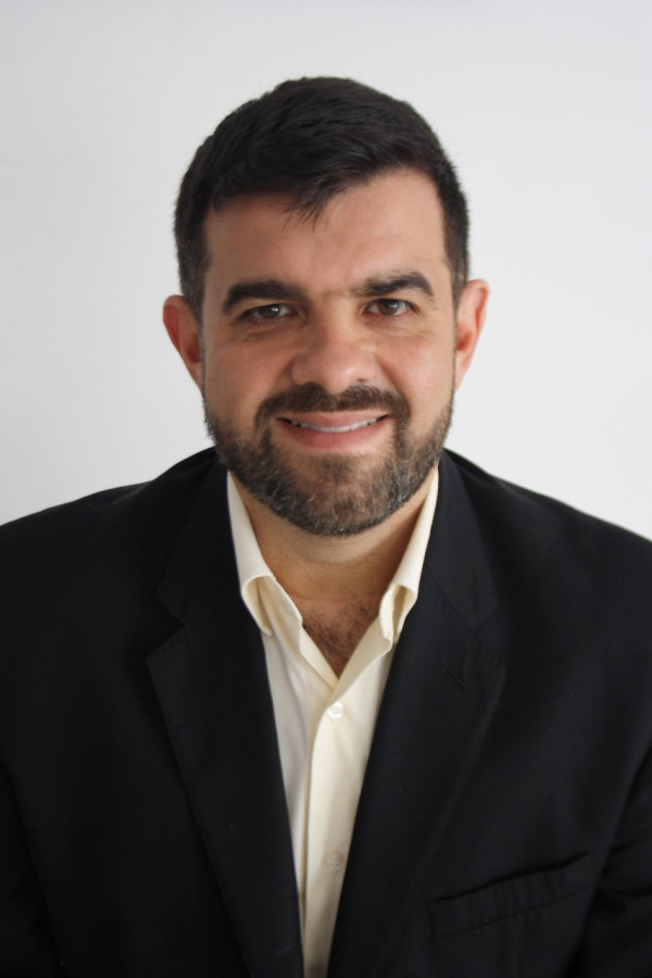 Carlos Esteves
