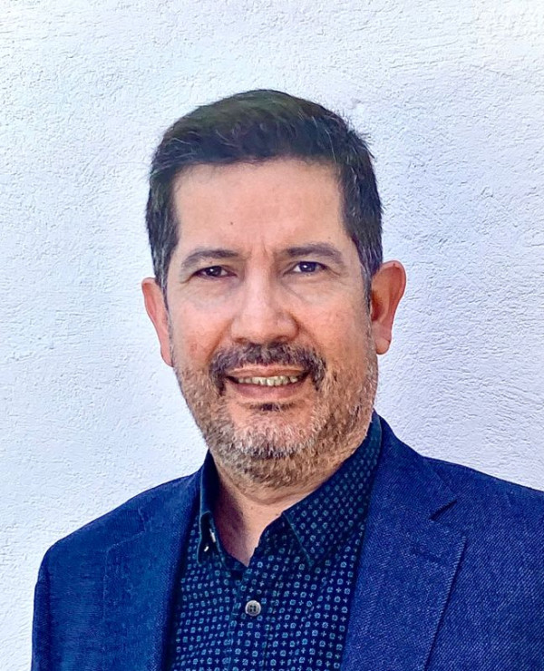 Roberto Flores