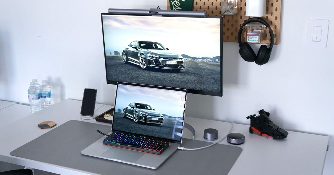 Front-End Developer Desk Setup
