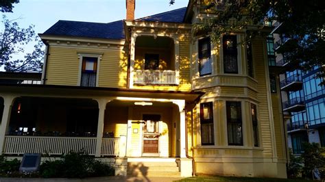 vivid memory childhood home