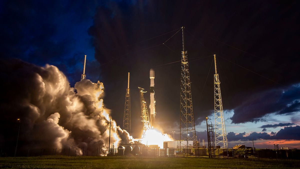 rocket launch space exploration training
