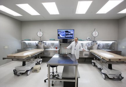forensic investigation tools and autopsy room