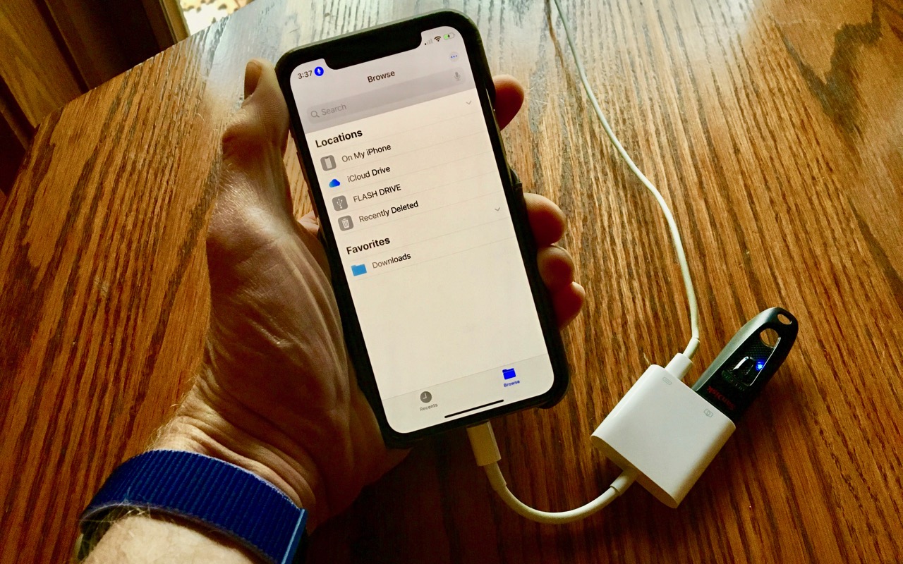 iPhone connected to thumb drive